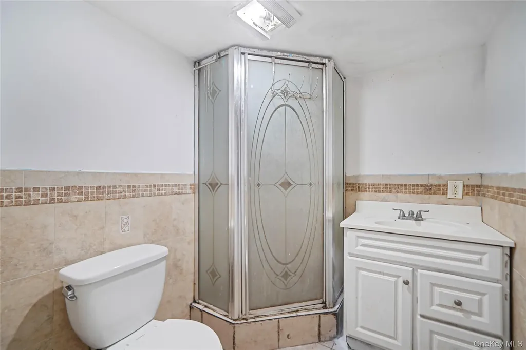 182 New York Avenue Bay Shore NY 11706