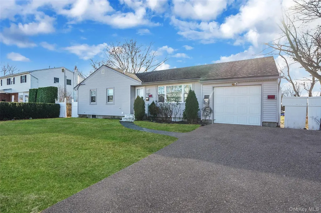 182 New York Avenue Bay Shore NY 11706