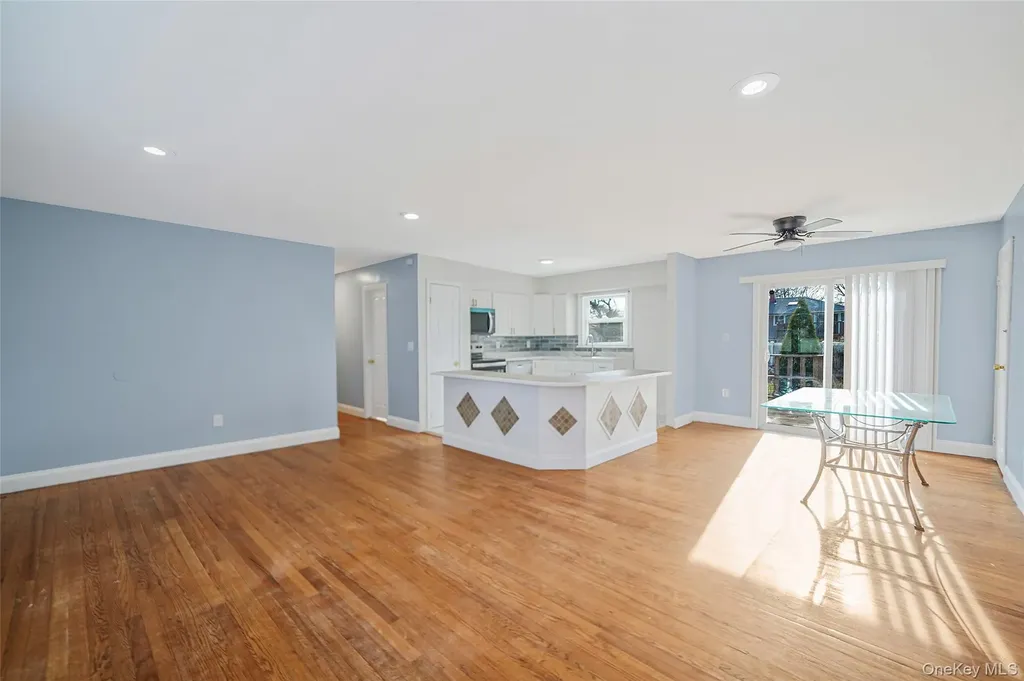 182 New York Avenue Bay Shore NY 11706