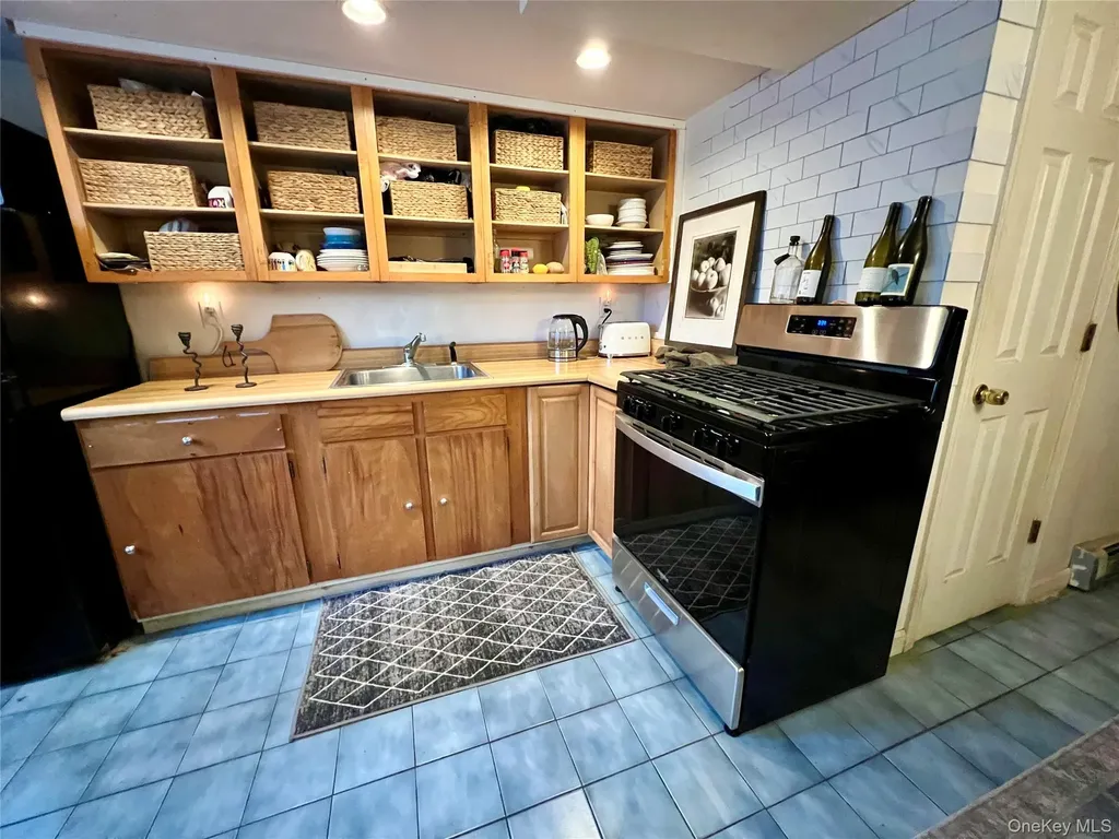67 Dutchess Terrace Beacon NY 12508
