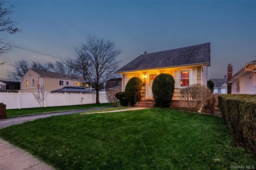 3066 Western Boulevard Baldwin NY 11510