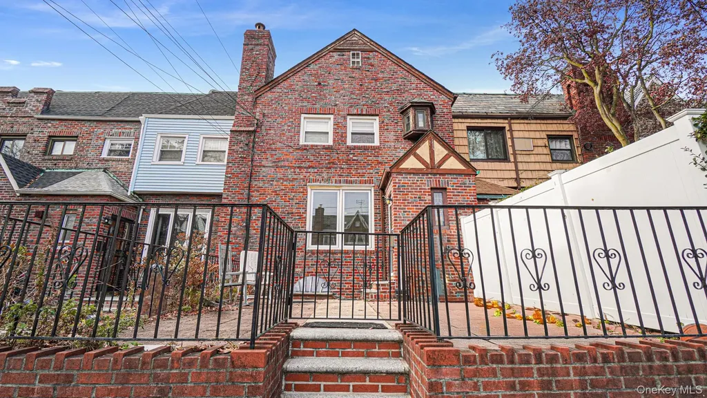 2521 Yates Avenue Bronx NY 10469