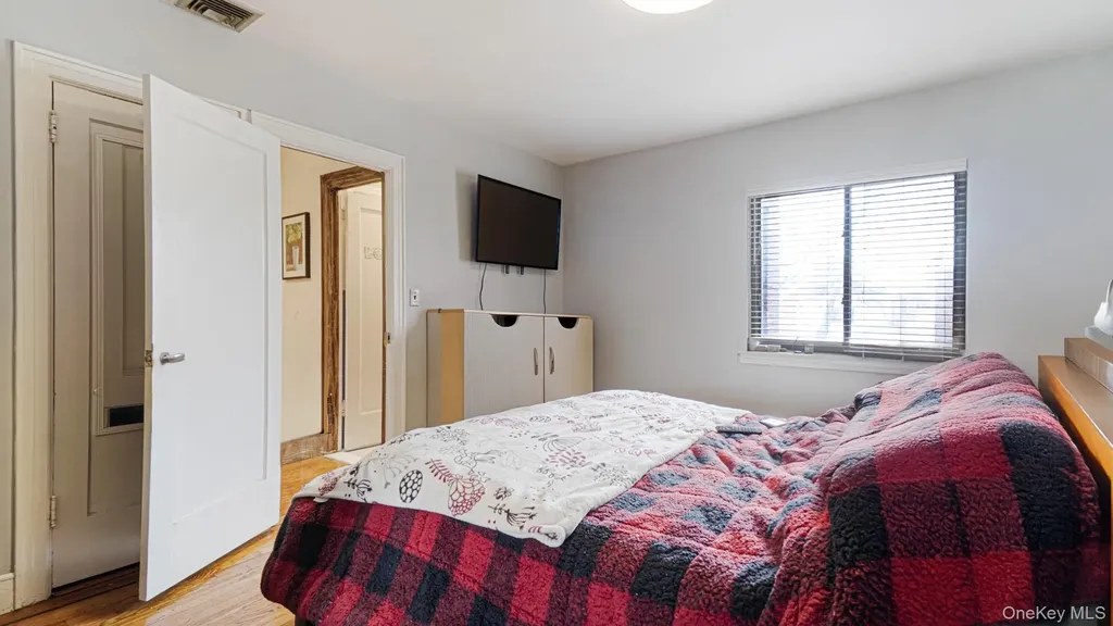 2521 Yates Avenue Bronx NY 10469