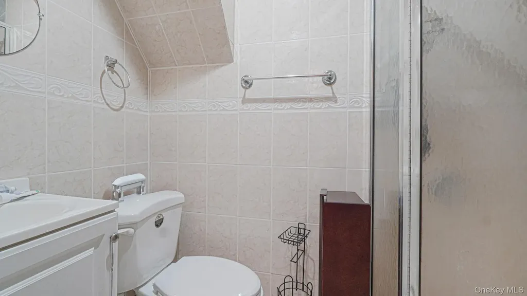2521 Yates Avenue Bronx NY 10469