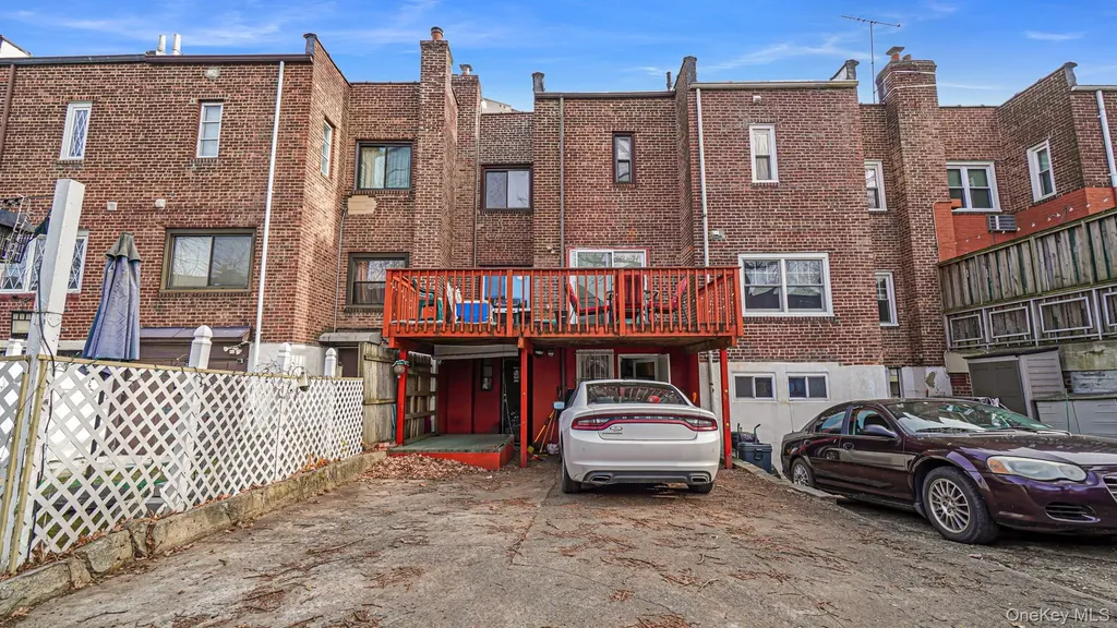 2521 Yates Avenue Bronx NY 10469