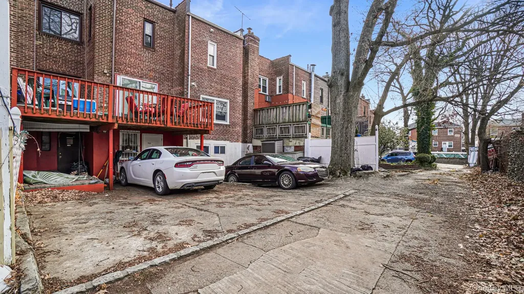 2521 Yates Avenue Bronx NY 10469
