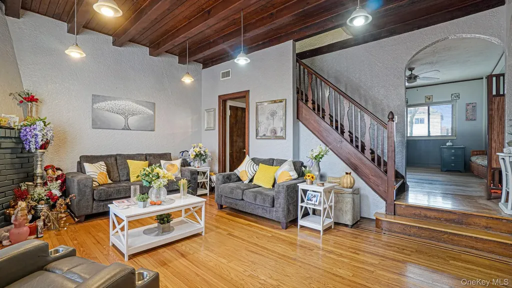 2521 Yates Avenue Bronx NY 10469