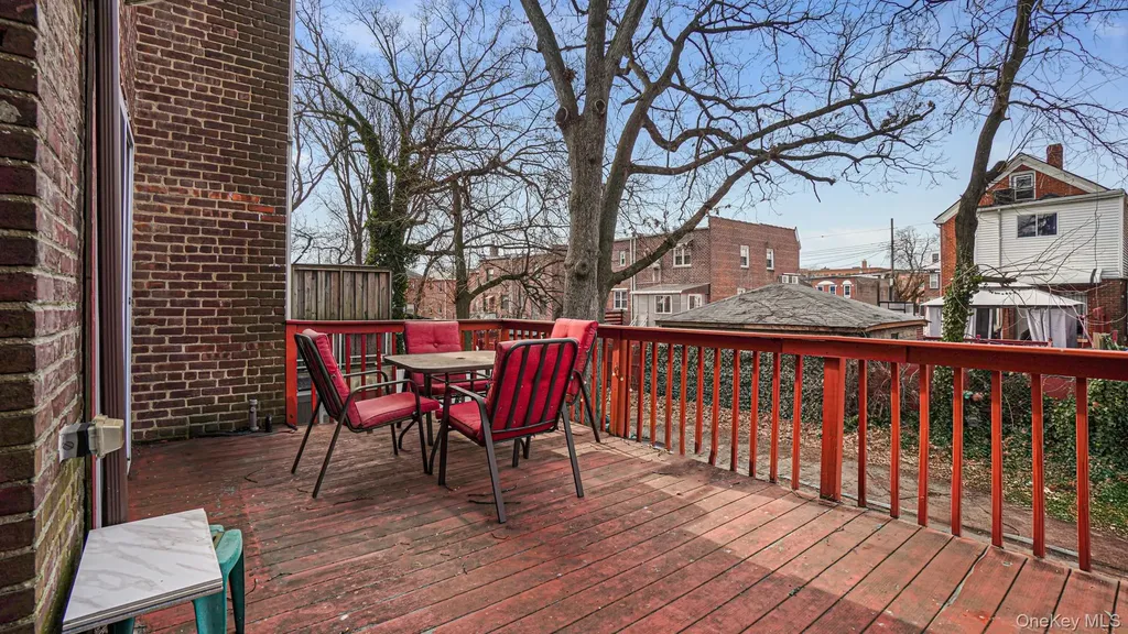 2521 Yates Avenue Bronx NY 10469