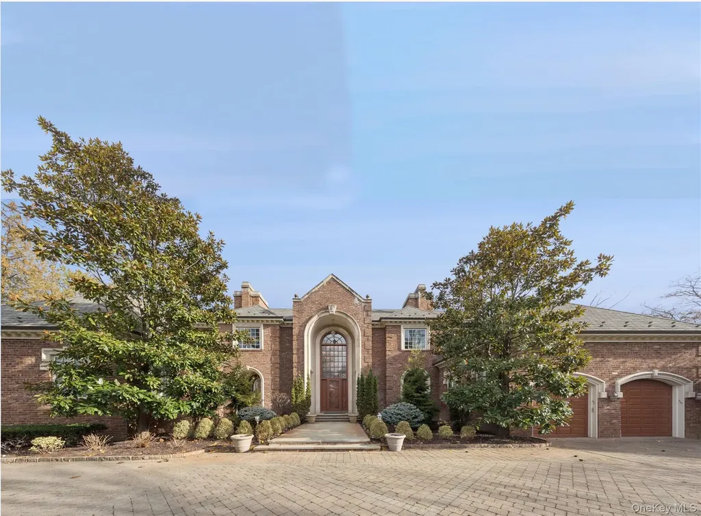 22 Willow Road Woodsburgh NY 11598