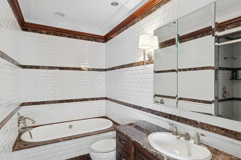 22 Willow Road Woodsburgh NY 11598