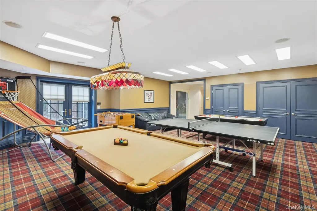 22 Willow Road Woodsburgh NY 11598
