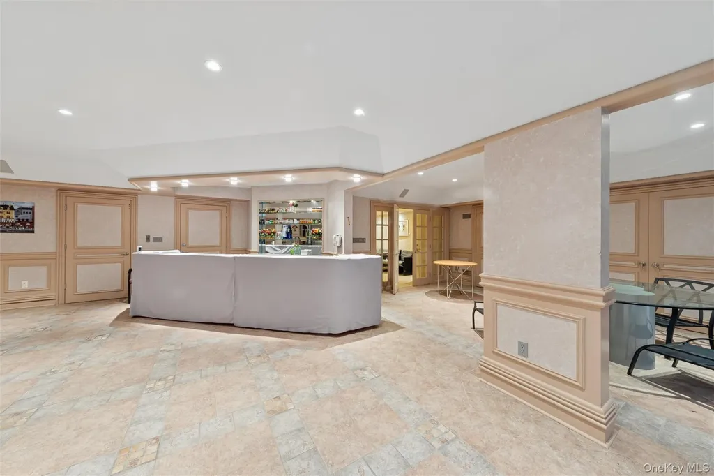 22 Willow Road Woodsburgh NY 11598