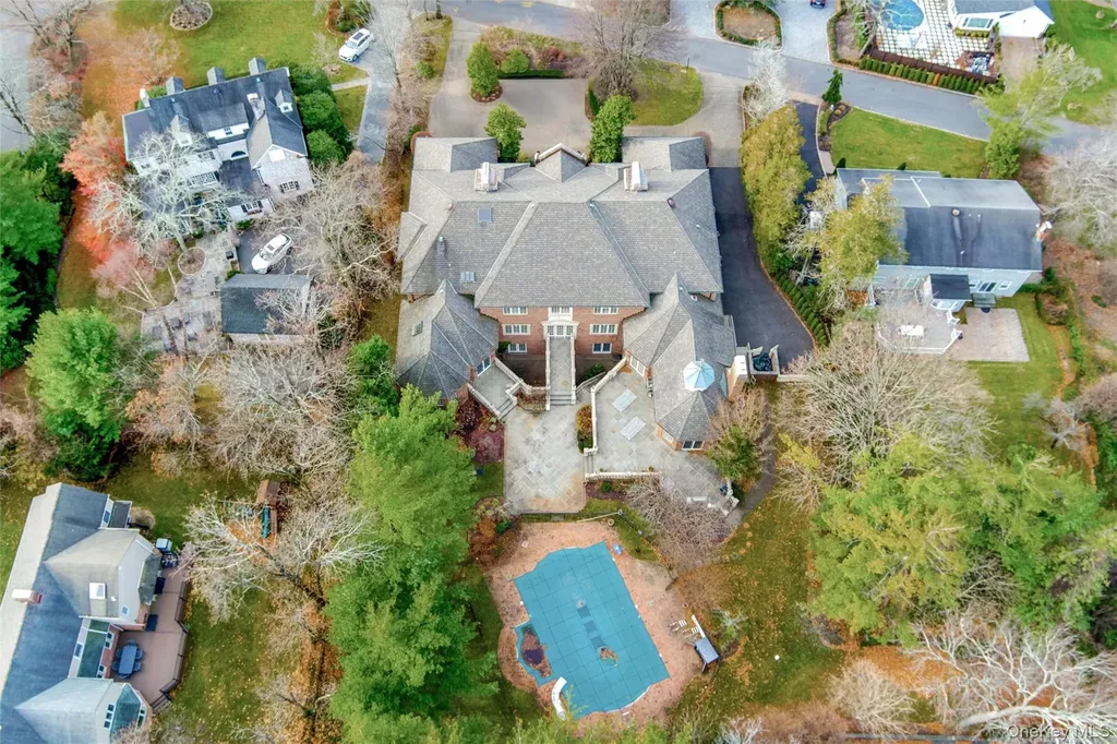 22 Willow Road Woodsburgh NY 11598