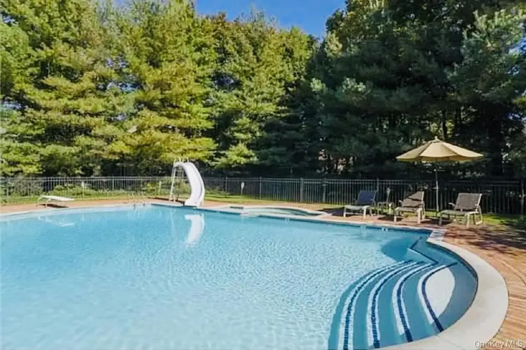 22 Willow Road Woodsburgh NY 11598
