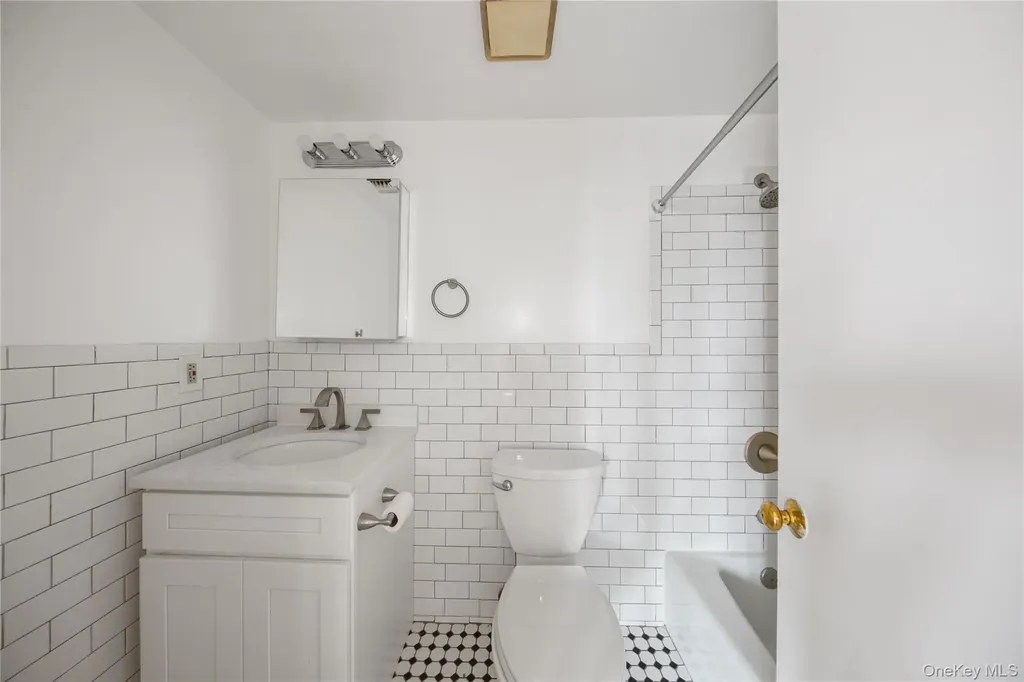 207 Chateau Rive Peekskill NY 10566