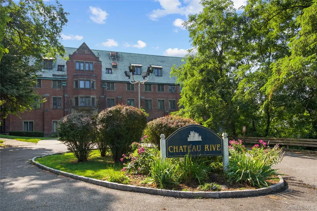 207 Chateau Rive Peekskill NY 10566
