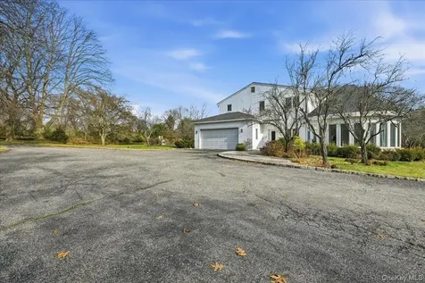 1 Private Lane Old Brookville NY 11545