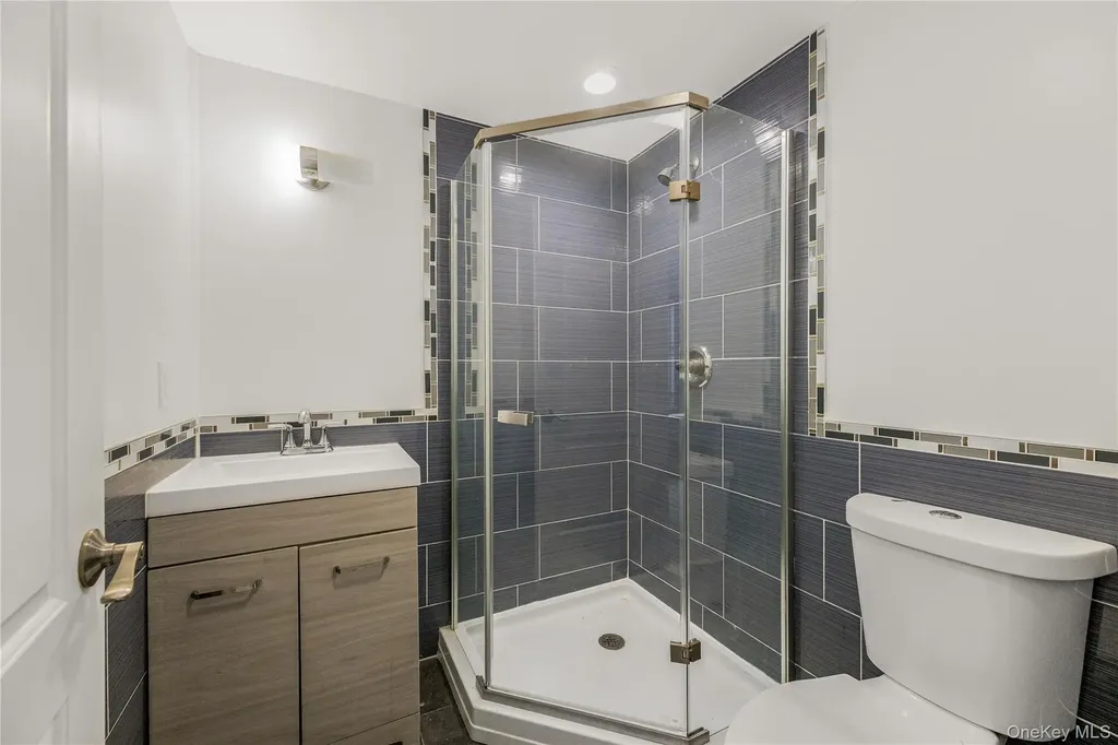3067 Williamsbridge Road Bronx NY 10467