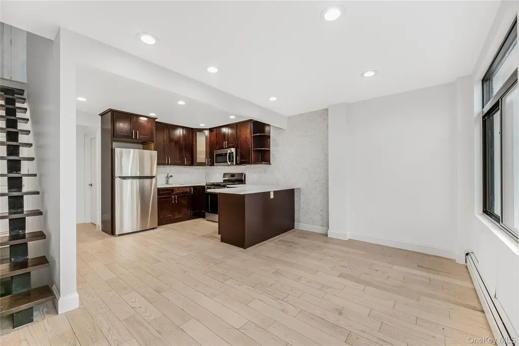 3067 Williamsbridge Road Bronx NY 10467