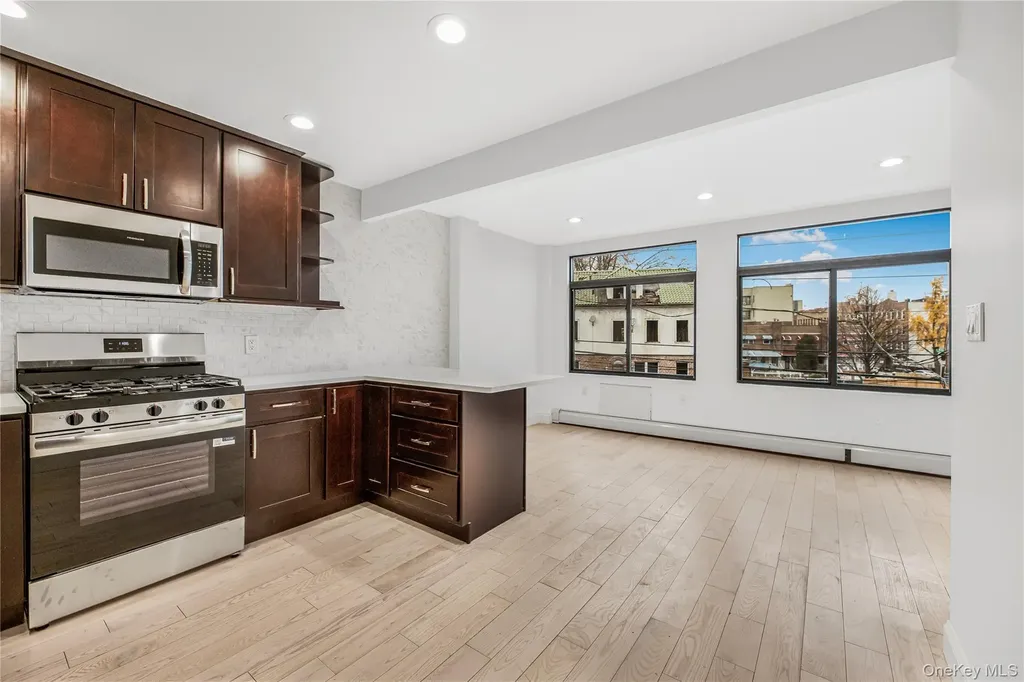 3067 Williamsbridge Road Bronx NY 10467