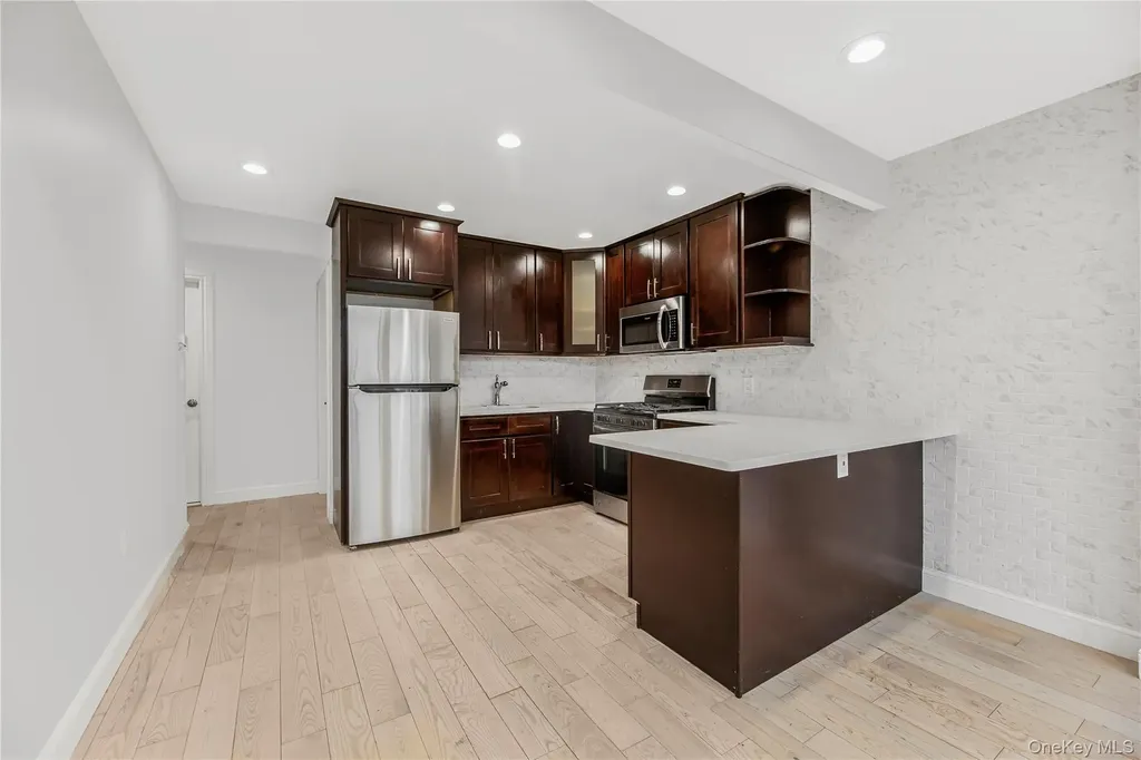 3067 Williamsbridge Road Bronx NY 10467
