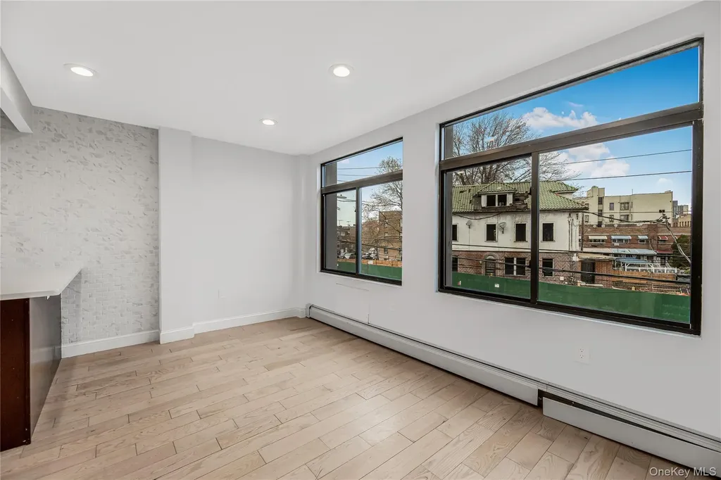 3067 Williamsbridge Road Bronx NY 10467