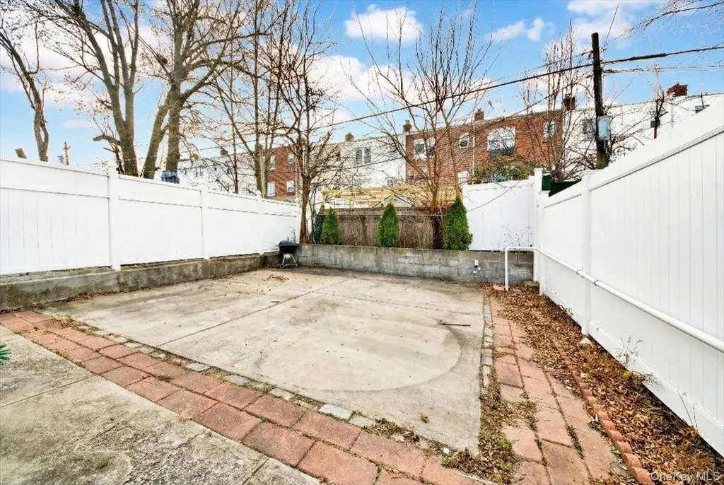 239 Brinsmade Avenue Bronx NY 10465