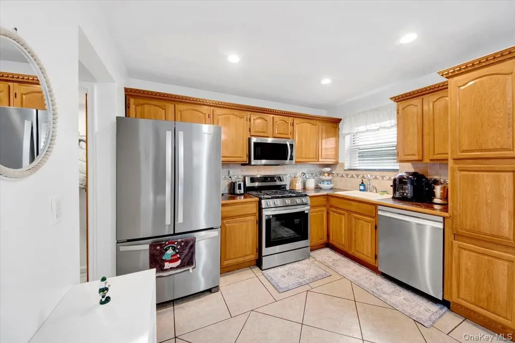 239 Brinsmade Avenue Bronx NY 10465