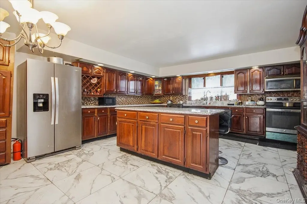 23 Peach Terrace Newburgh NY 12550