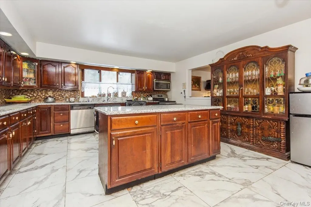 23 Peach Terrace Newburgh NY 12550