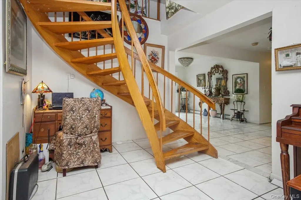 23 Peach Terrace Newburgh NY 12550
