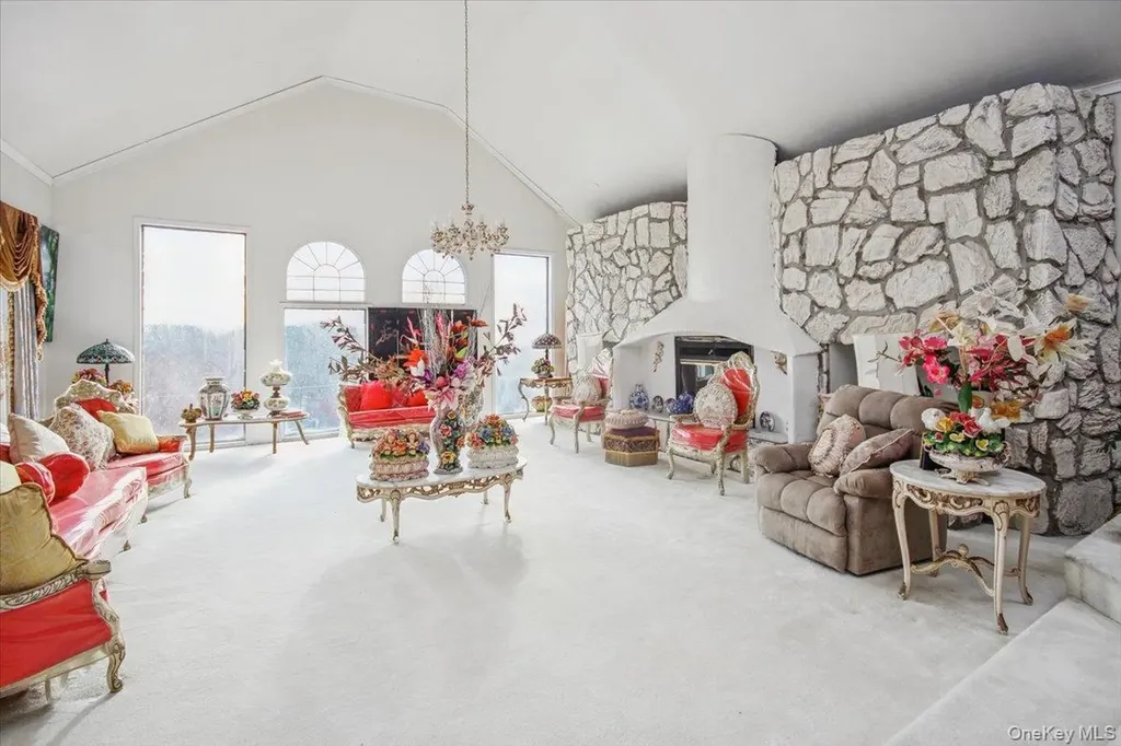 23 Peach Terrace Newburgh NY 12550