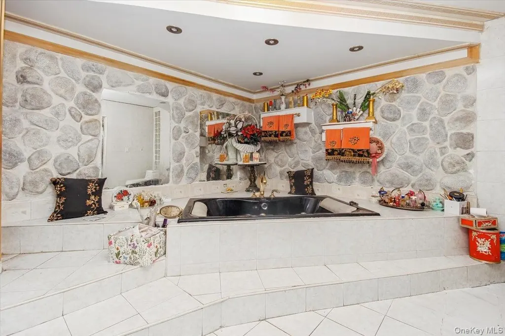 23 Peach Terrace Newburgh NY 12550