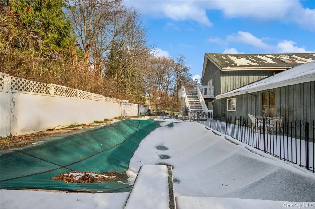 23 Peach Terrace Newburgh NY 12550