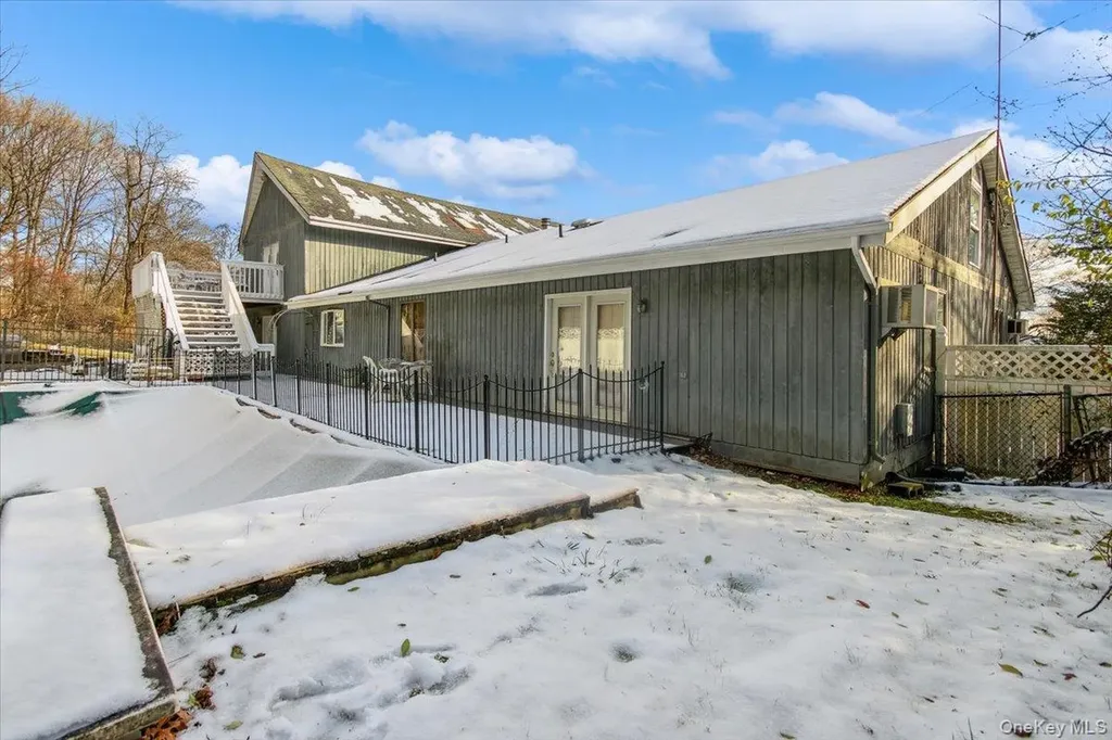 23 Peach Terrace Newburgh NY 12550