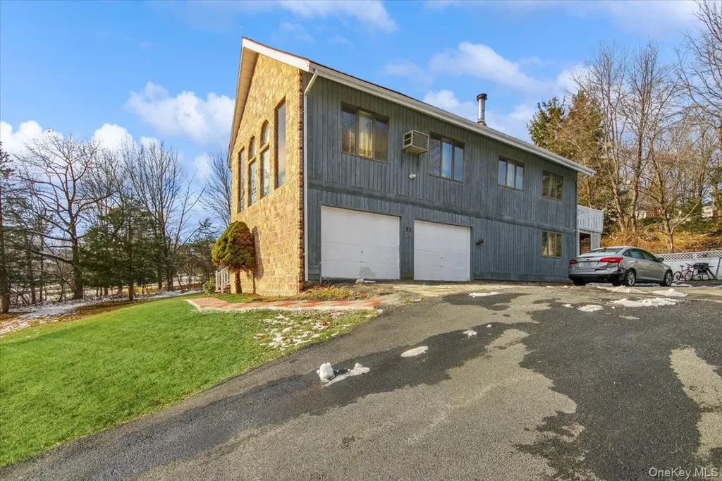 23 Peach Terrace Newburgh NY 12550