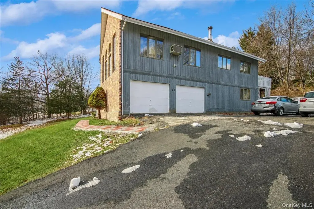 23 Peach Terrace Newburgh NY 12550