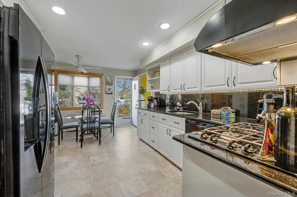 111 Shinbone Lane Commack NY 11725