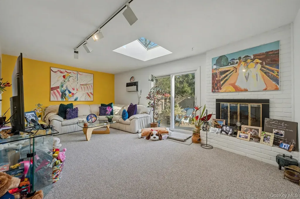 111 Shinbone Lane Commack NY 11725
