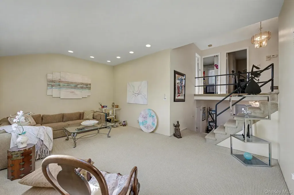 111 Shinbone Lane Commack NY 11725