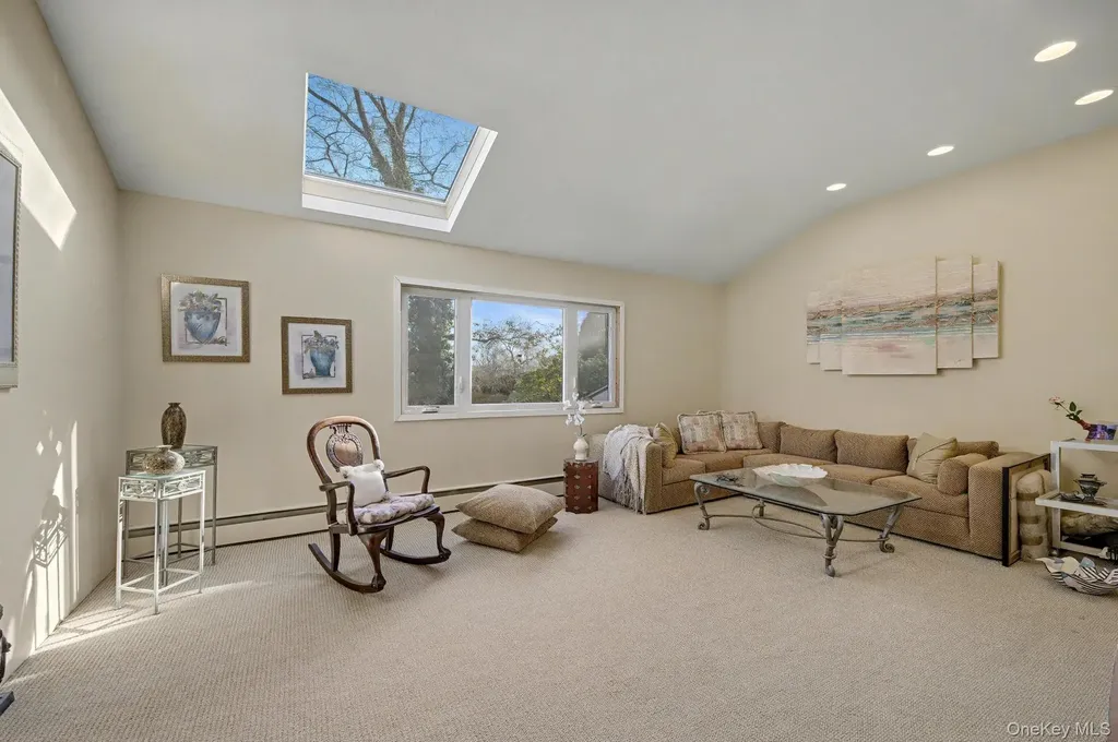 111 Shinbone Lane Commack NY 11725