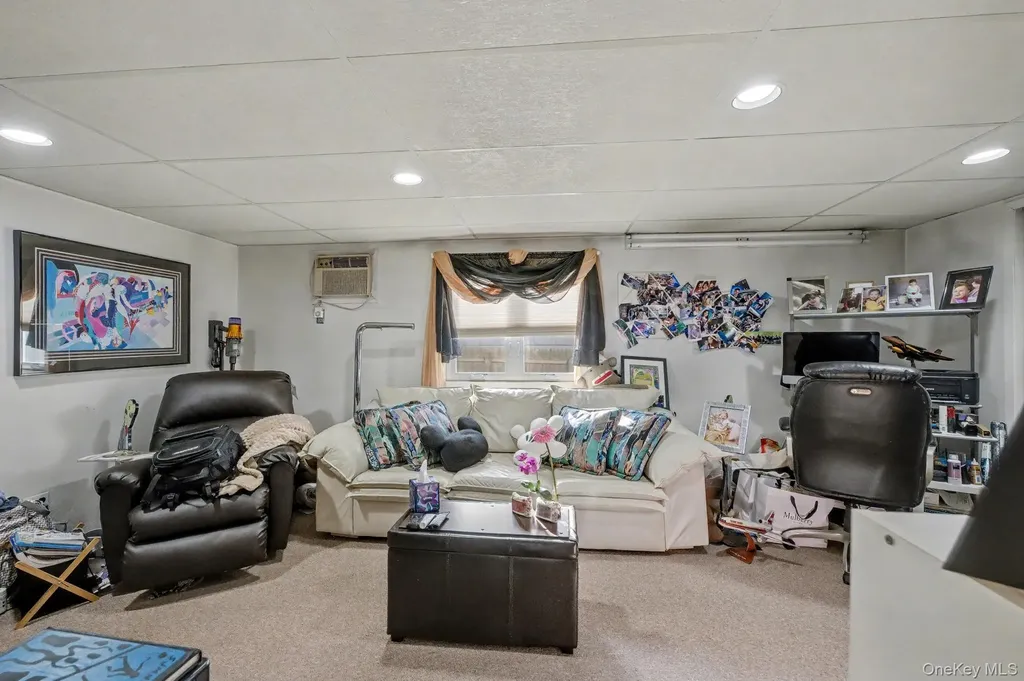 111 Shinbone Lane Commack NY 11725