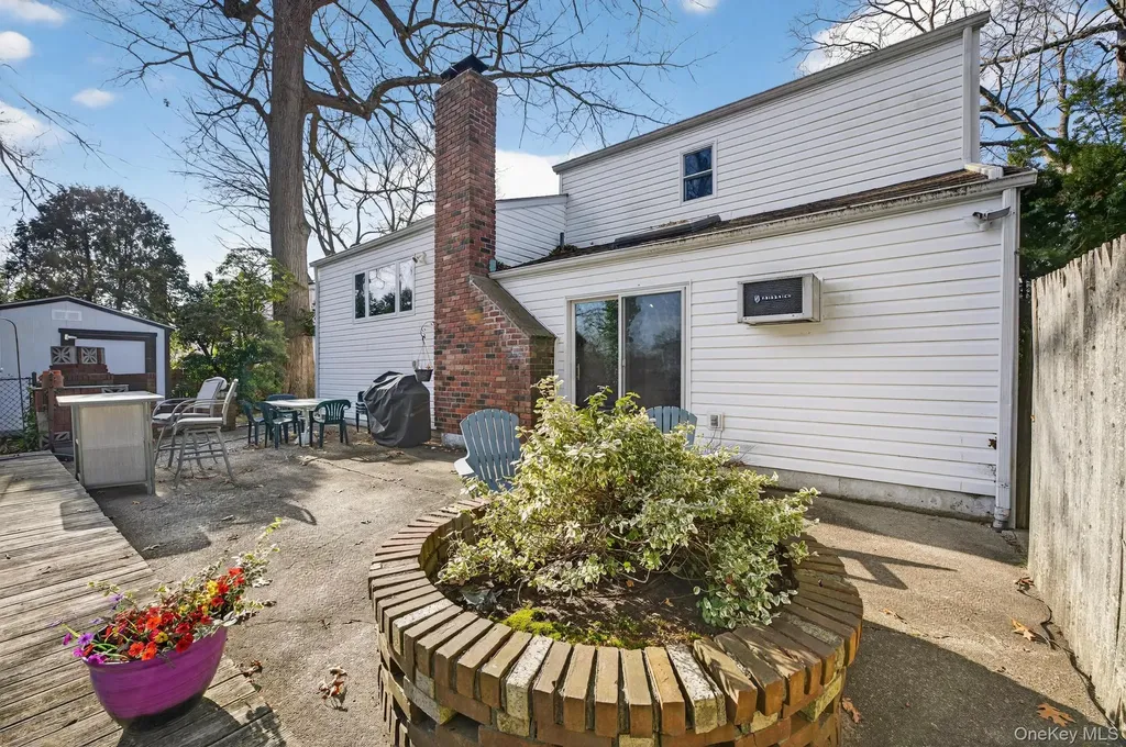 111 Shinbone Lane Commack NY 11725