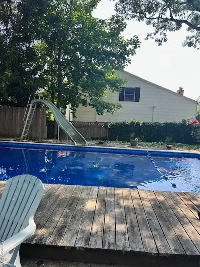 111 Shinbone Lane Commack NY 11725
