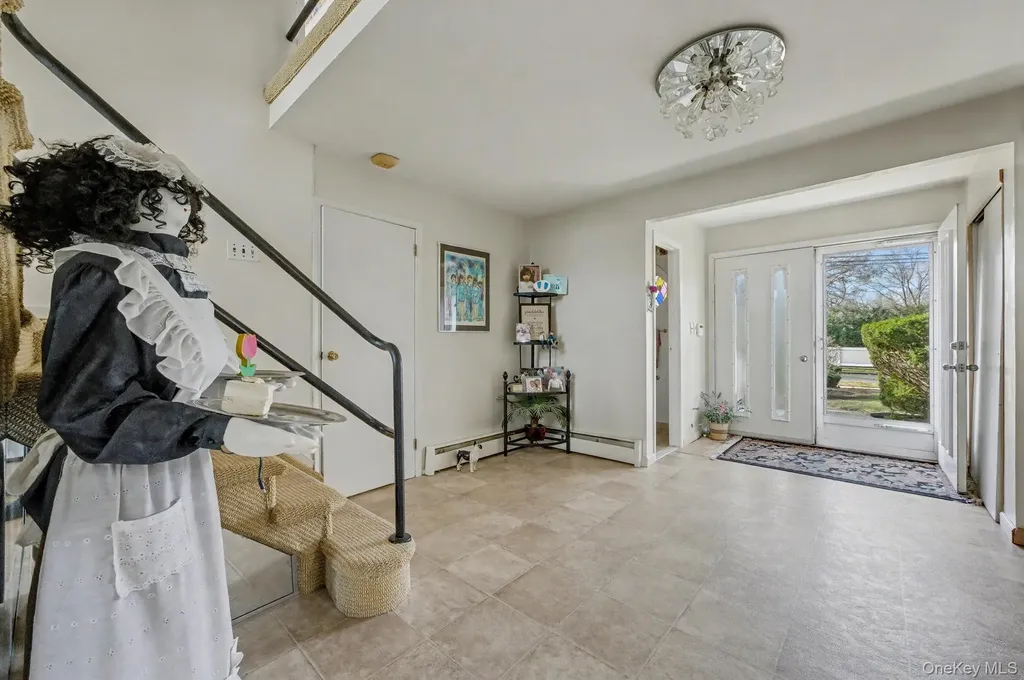 111 Shinbone Lane Commack NY 11725