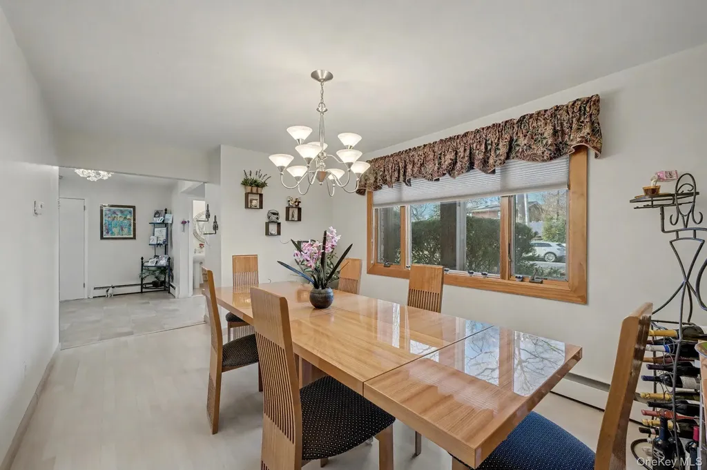 111 Shinbone Lane Commack NY 11725