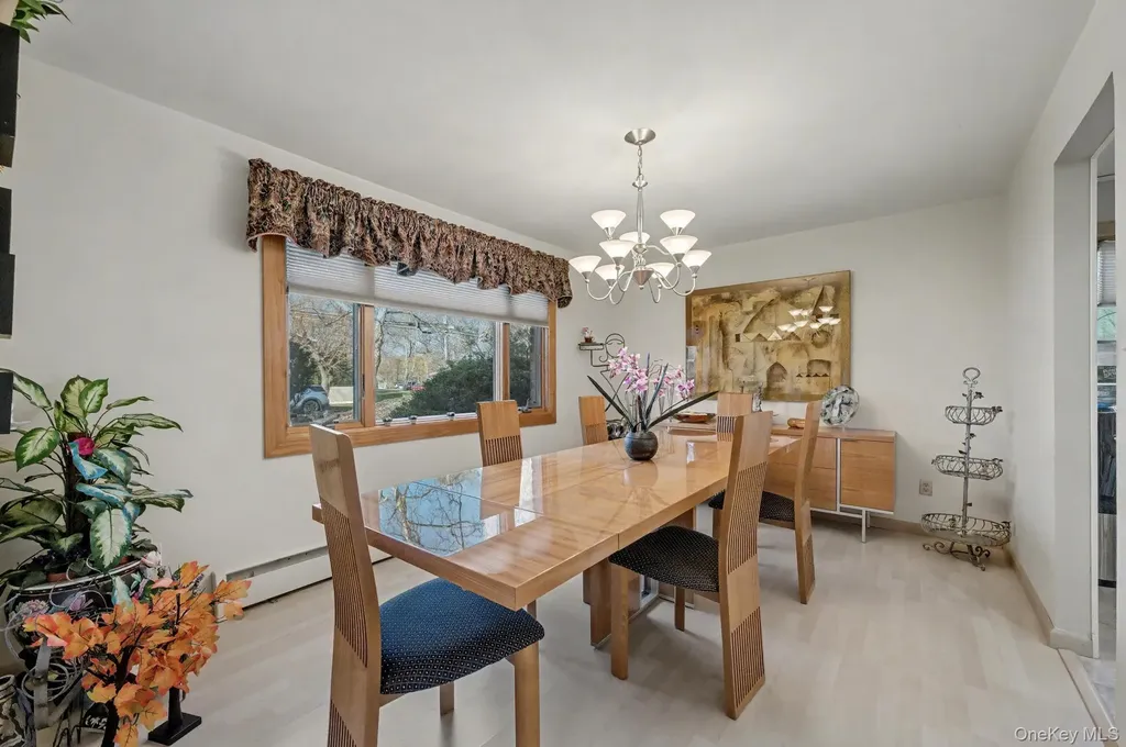111 Shinbone Lane Commack NY 11725
