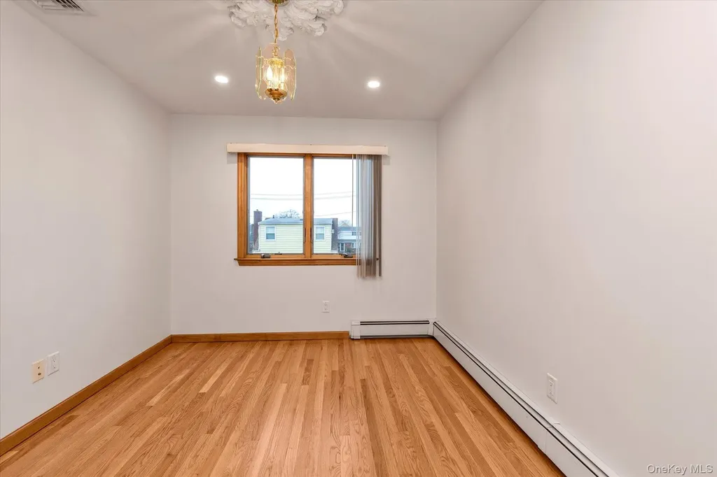 203 Pershing Parkway Mineola NY 11501