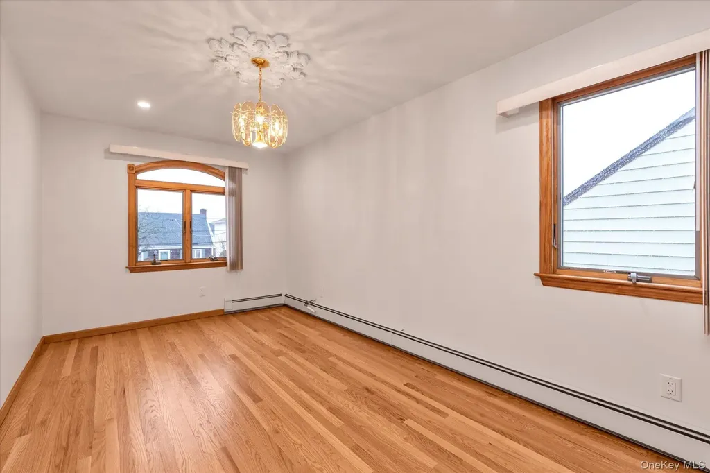 203 Pershing Parkway Mineola NY 11501