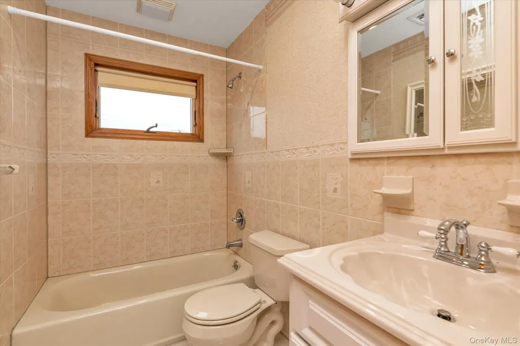 203 Pershing Parkway Mineola NY 11501